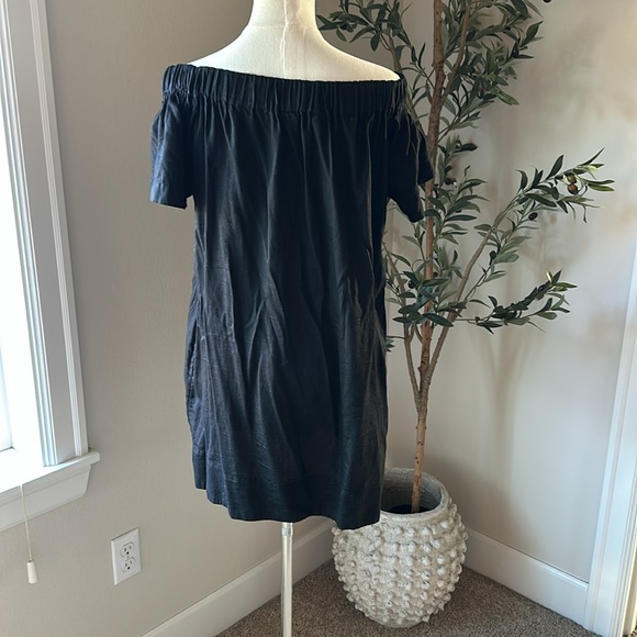 M- French connection off the shoulder dress - Picture 3 of 4